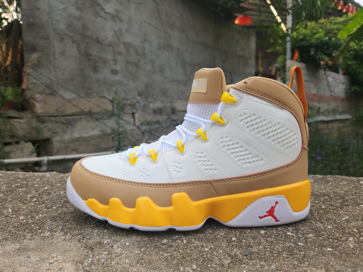 Air Jordan 9 White-Ochre Sneakers