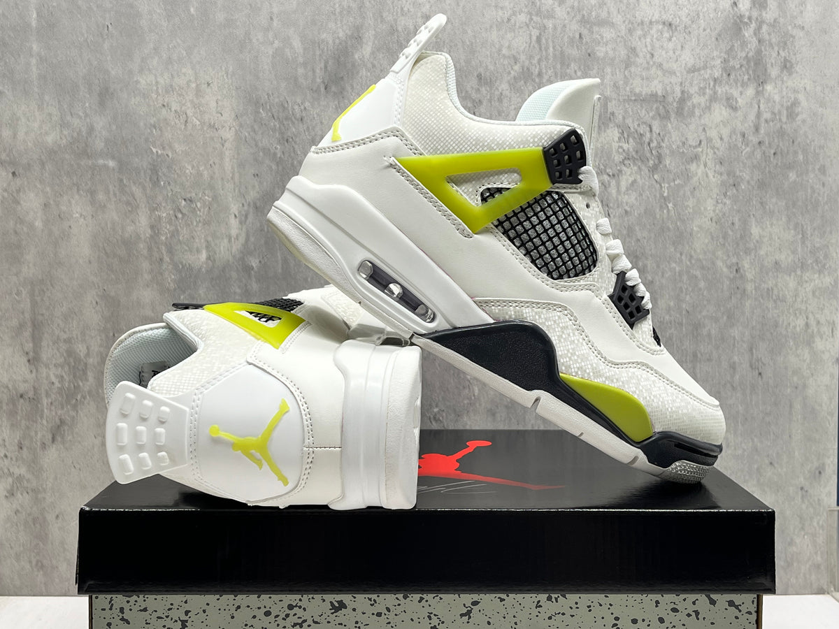 Air Jordan 4 Retro New Colorway Sneakers