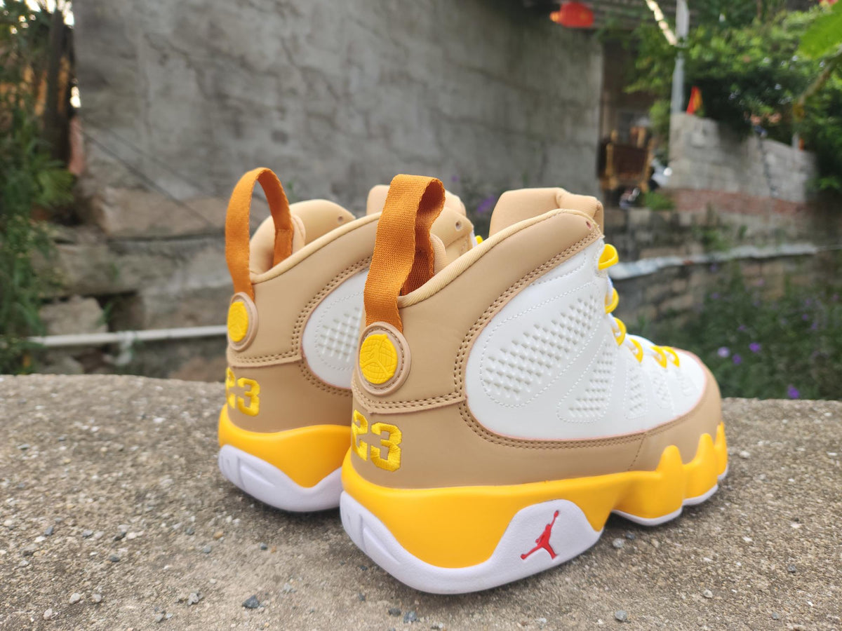 Air Jordan 9 White-Ochre Sneakers