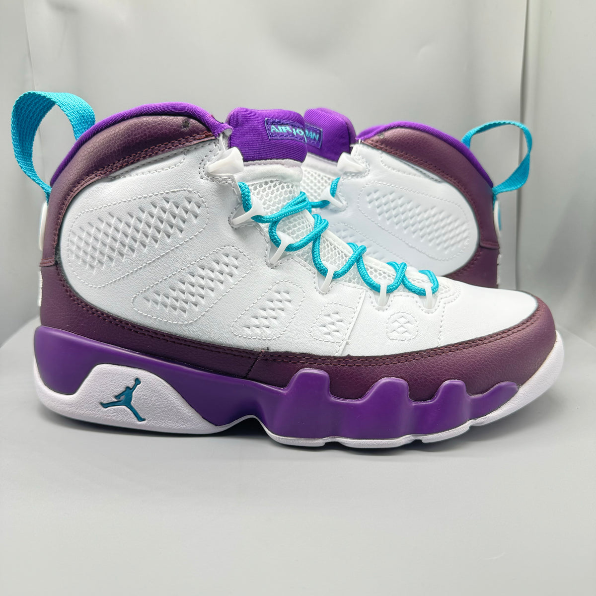 Air Jordan 9 White-Purple Sneakers