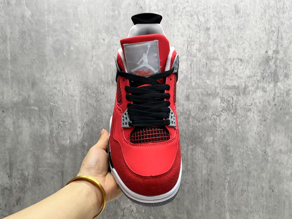 Air Jordan 4 Retro Bulls Sneakers
