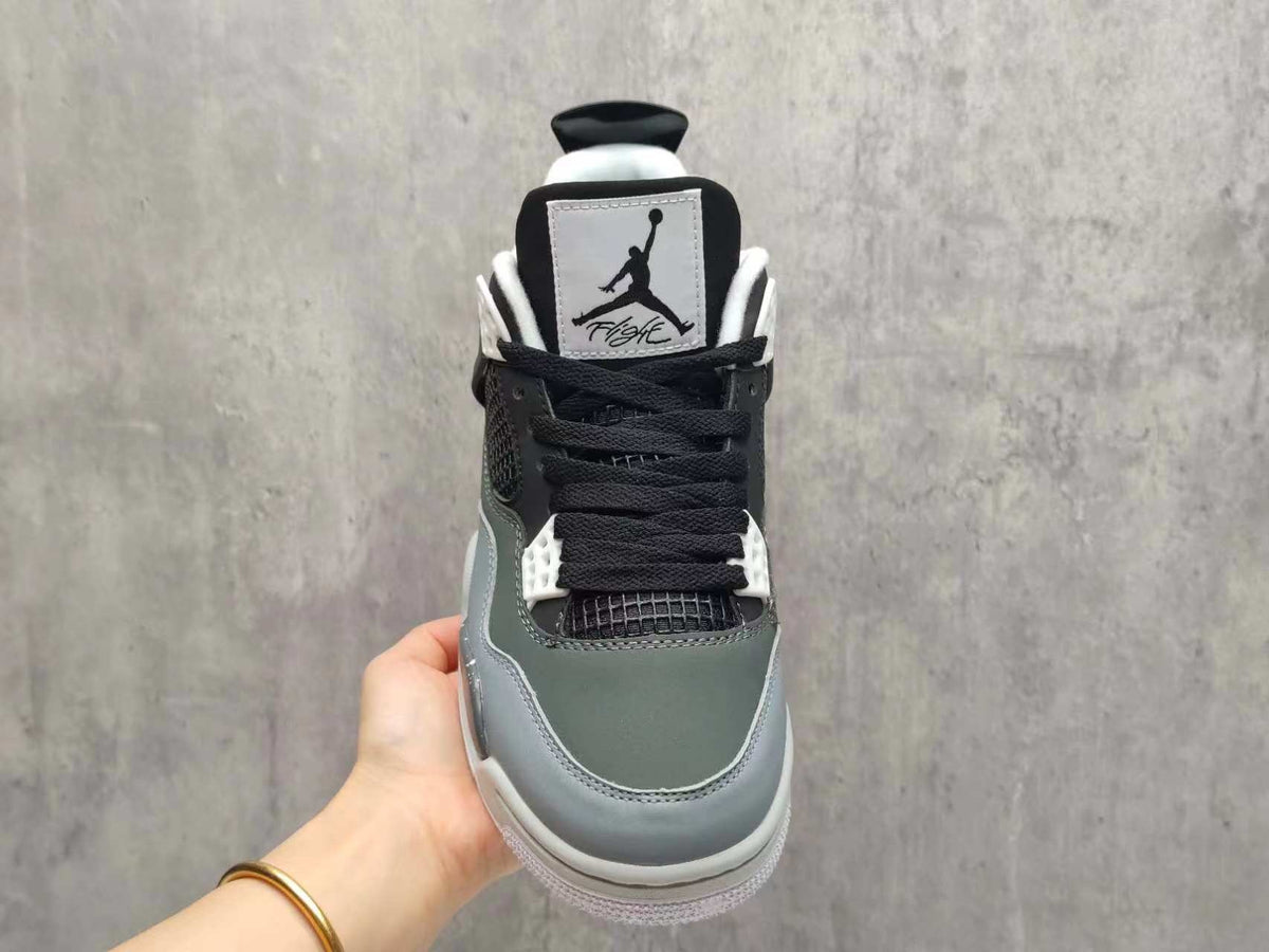 Air Jordan 4 Retro Fear Sneakers